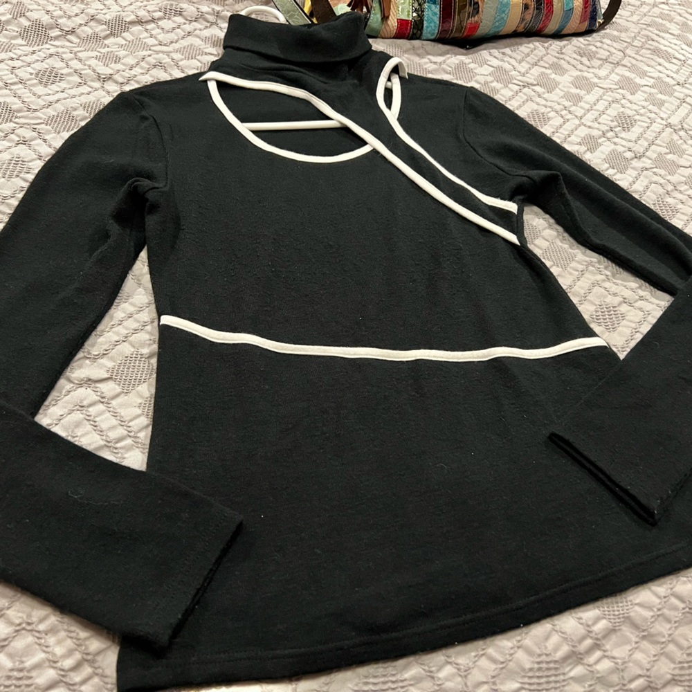 Sexy black boutique sweater long sleeves